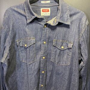 Wrangler Men's Dark Blue Button Down Shirt